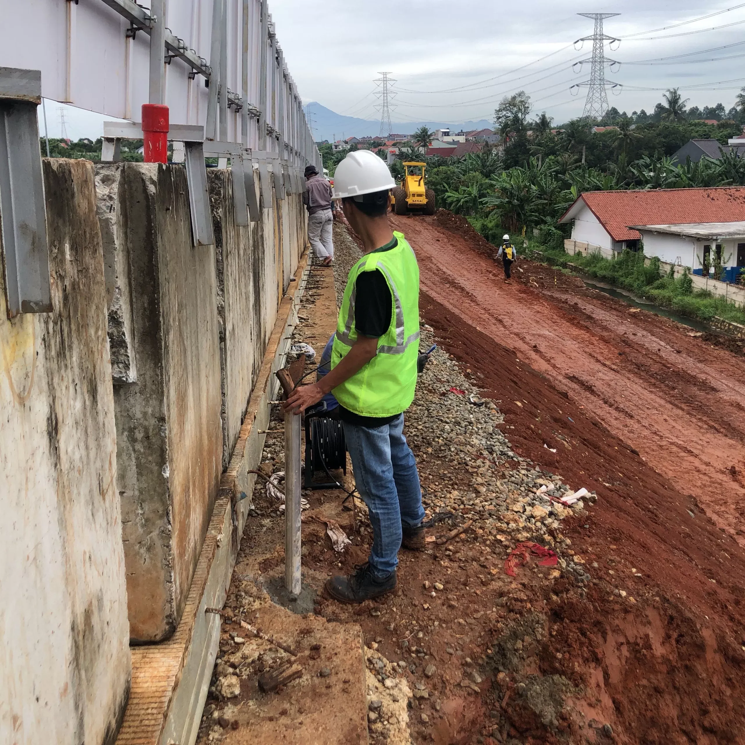 Instalasi Monitoring Inclinometer di Proyek Tol Depok Antasari - ITG Indonesia