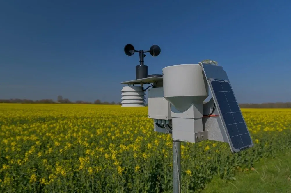Monitoring Pertanian Modern Dengan Weather Station